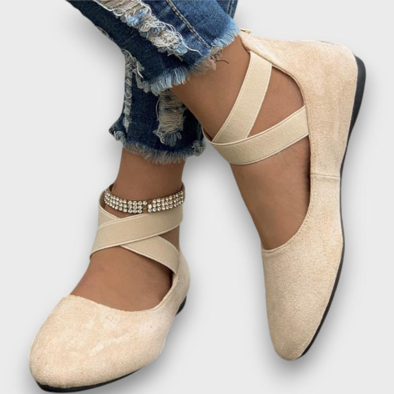 Arlena – Elegant closed wedge shoes