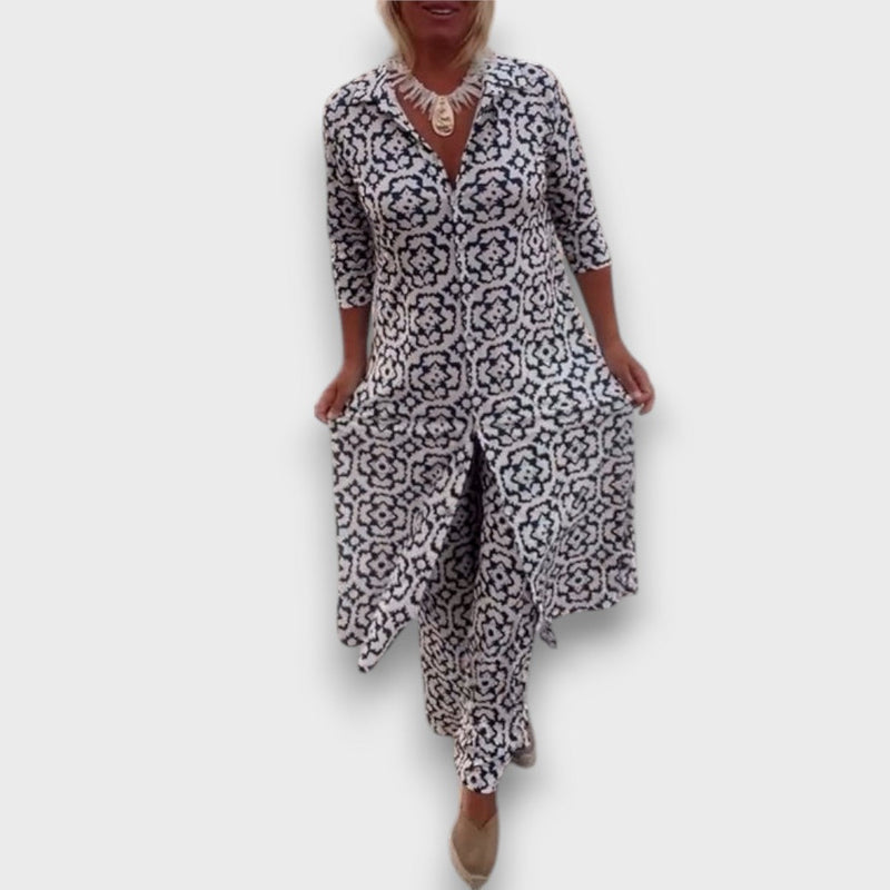Novea – Two-Piece with Graphic Pattern
