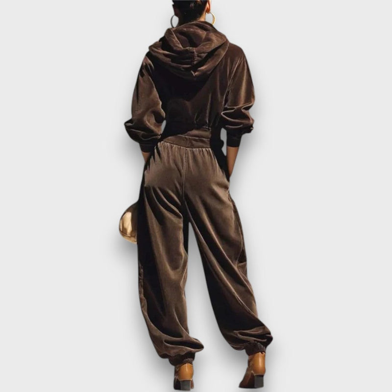 Veloria – Vintage Velvet Hoodie & Trousers Set