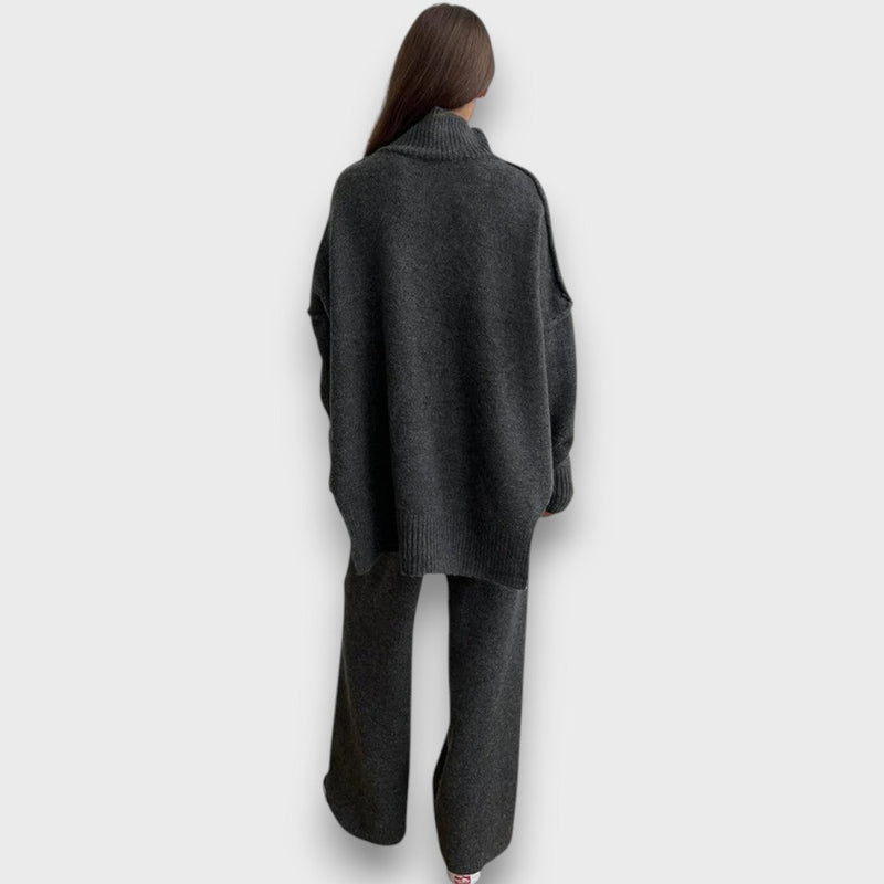 Gevanna – Two-Piece Knitted Set with Roll Neck