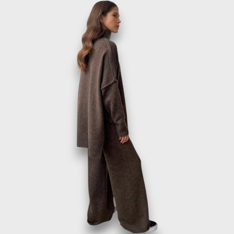 Gevanna – Two-Piece Knitted Set with Roll Neck